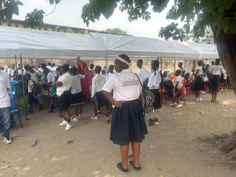 Desélèves exposés à des nuisances sonores sur l’avenue ngiri-ngiri à kinshasa