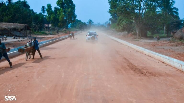 Une équipe du ministère des Infrastructures salue l’avancement des travaux de Kalamba-Mbuji