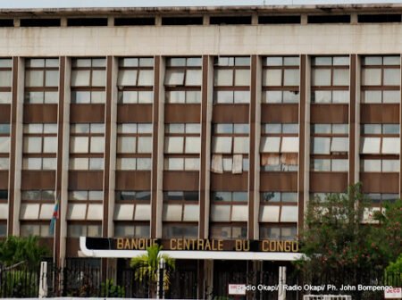 Le CDER appelle à la réduction des coûts des opérations bancaires en RDC