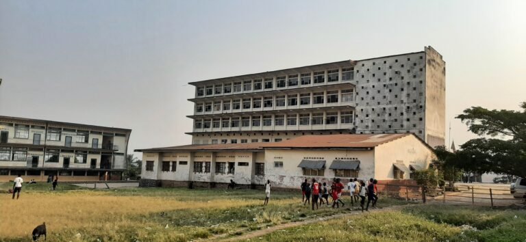 Le Chef des travaux Sylvain Tshitoko de l’UPKAN salue l’introduction de l’oral d’anglais à l’Examen d’Etat