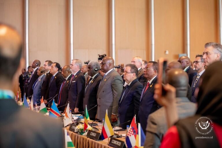 Infos 27 : « Sommet UA-UE : Tshisekedi exige un partenariat fondé sur la paix et la souveraineté »