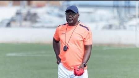 Linafoot Ligue 1 :« L’arbitre a gâché le match en donnant un but sur hors-jeu » Tifo Miezi