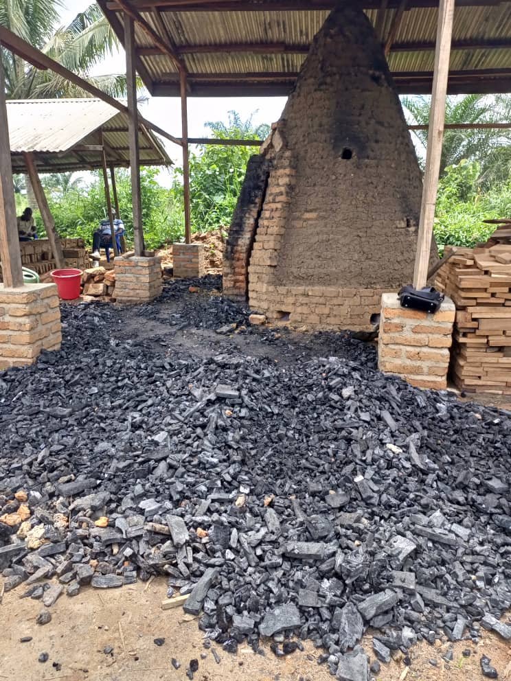 Premier sac de charbon vert produit à Yangambi pour lutter contre la déforestation