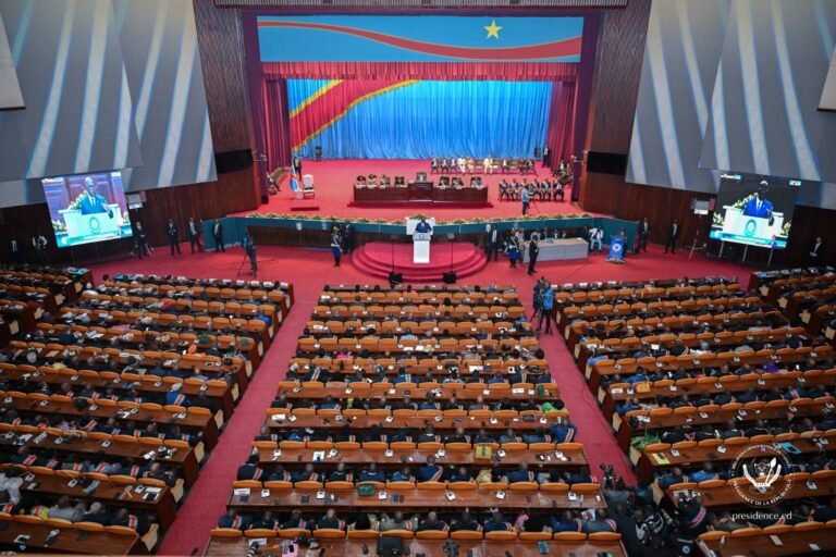 Devant le Parlement, Félix Tshisekedi accuse le Rwanda de bafouer l’accord de paix