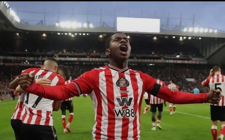 Premier League : Sunderland de Noah Sadiki bat Newcastle de Yoane Wissa et réintègre le Top 5