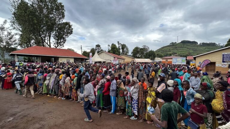 Eve Bazaïba à Bujumbura pour évaluer la crise humanitaire d’au moins 250 000 réfugiés congolais