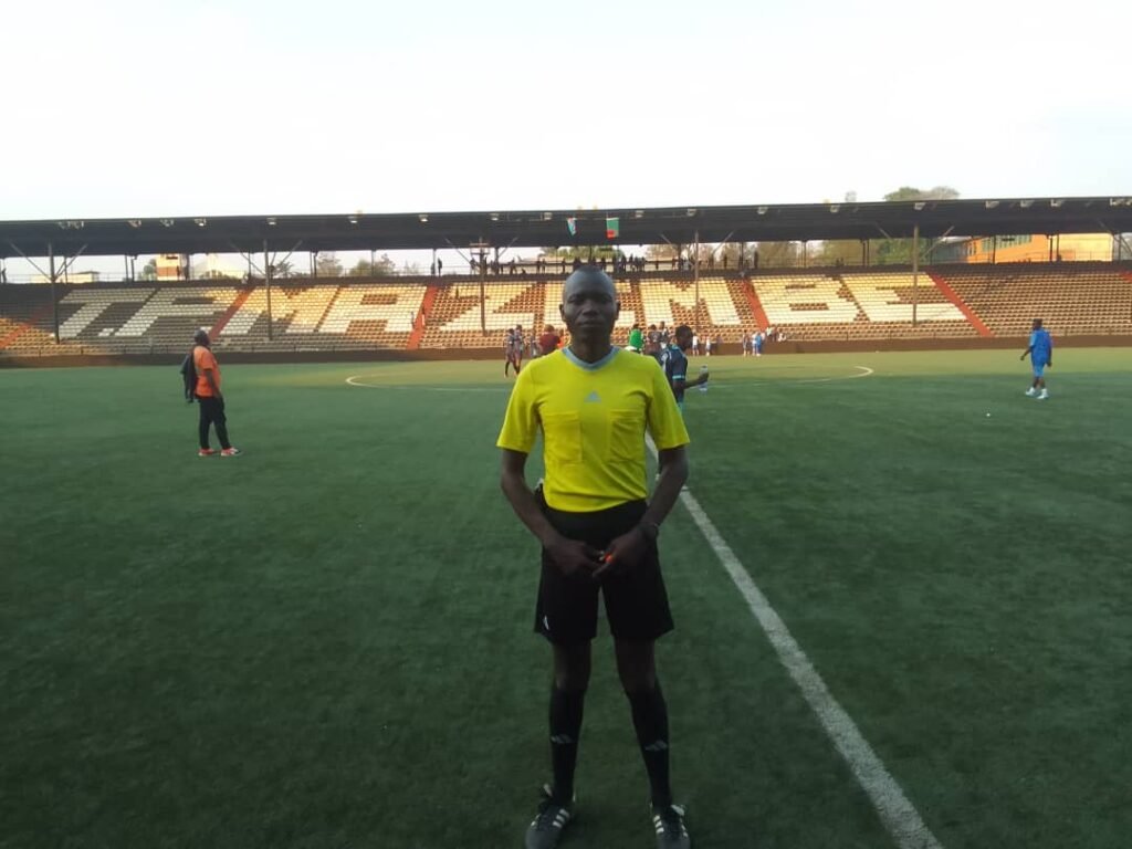 CAN 2025 : la FECOFA soutient l’arbitre Jean-Jacques Ndala