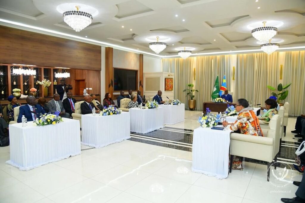 Félix Tshisekedi et Les facilitateurs de l’UA échangent sur les initiatives de paix dans les Grands lacs