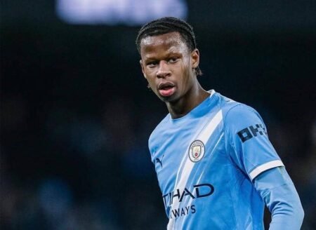 Stephen Mfuni, le nom qui monte à Manchester City… et qui intrigue la RDC