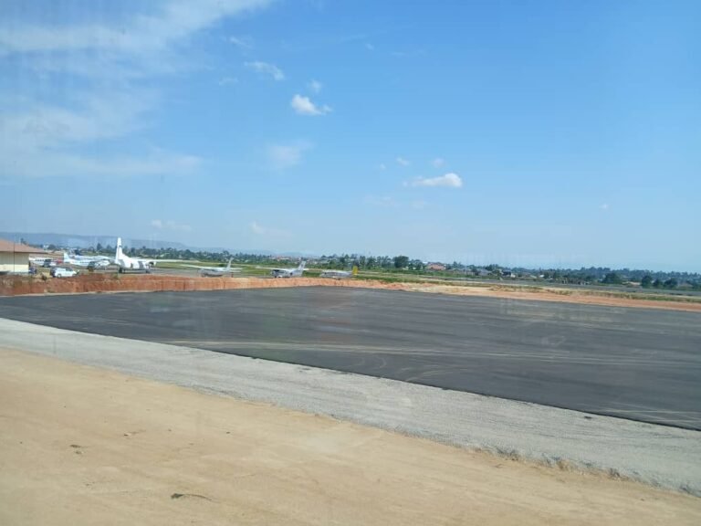 Les travaux de l’aéroport de Bandundu en phase de finition avant la Conférence des gouverneurs