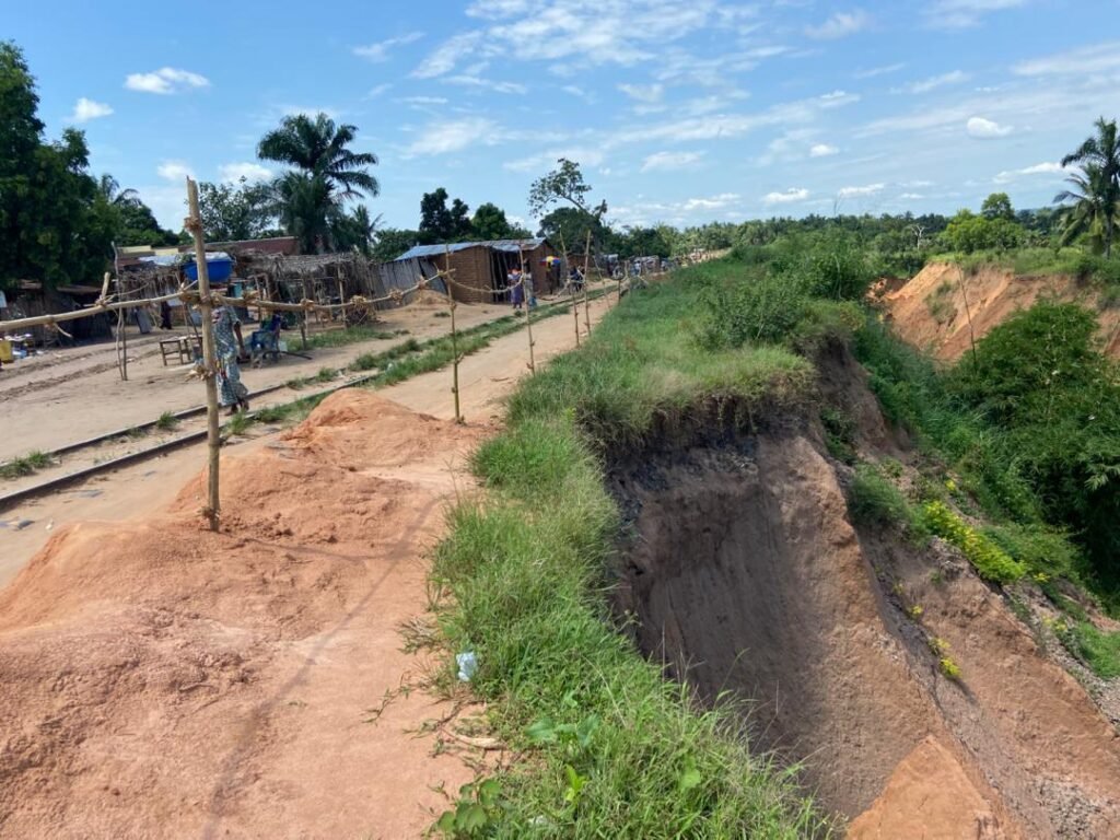 La voie ferrée coupée à Bena Leka au Kasaï-Central, le trafic interrompu