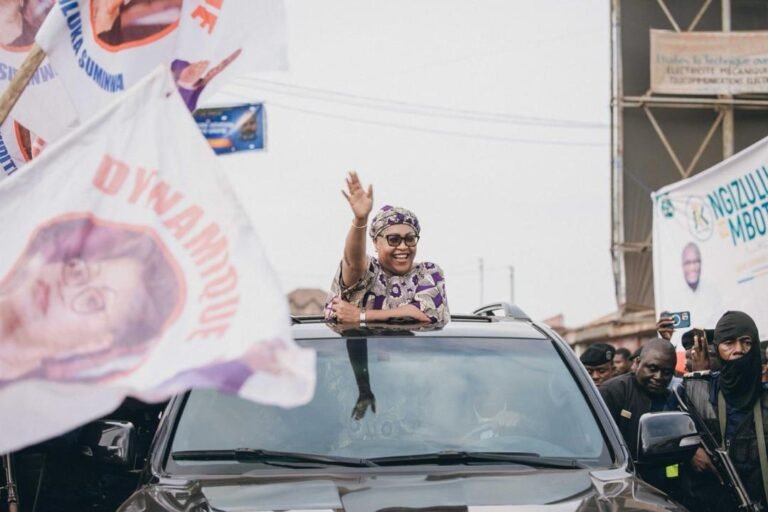 Judith Suminwa séjourne à Kisantu pour lancer les travaux de construction des Cliniques de l’Université Kongo