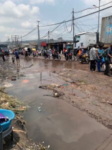 La dégradation de la route Kinshasa-Matadi provoque de gros embouteillages à Matadi Kibala