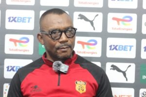 CAF CC : « J’aurais voulu que ce soit même 1-0 » les regrets de Papy Kimoto après la courte victoire de Maniema Union