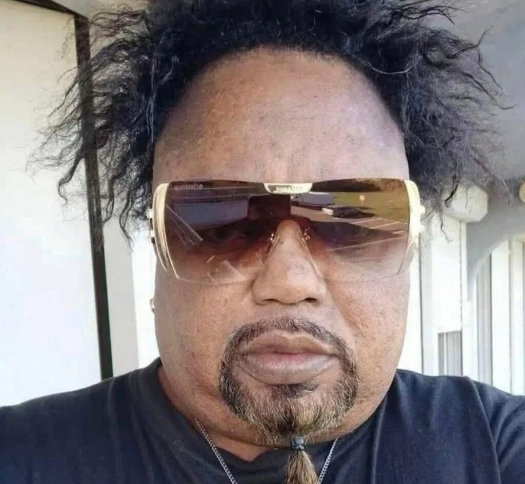 Rumeur ou réalité ? Le point sur le prétendu décès de Roberto Ekokota, l’animateur légendaire de Wenge Musica