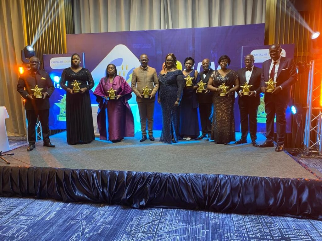 Huit Directeurs des ressources humaines de plus de 25 ans d’expérience primés à Kinshasa