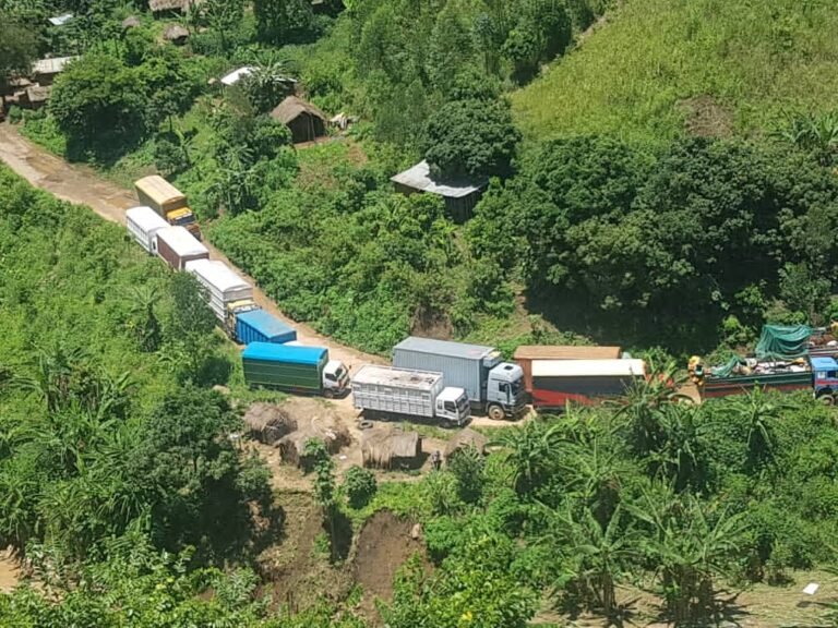 Environ 100 véhicules bloqués à Katogota après suspension du trafic sur la route Bukavu-Uvira