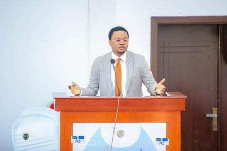 Le député provincial Phanzu contre le second vote de son interpellation contre le ministre des Infrastructures de Kinshasa