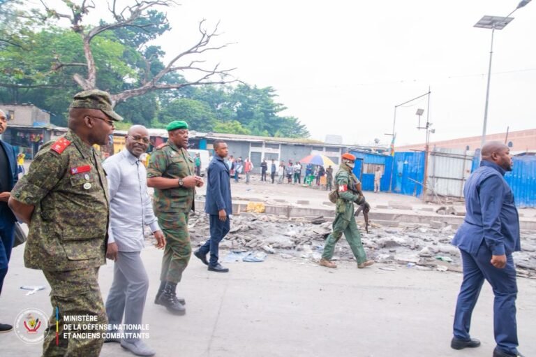 Assainissement du marché central : Guy Kabombo satisfait du « professionnalisme » des FARDC