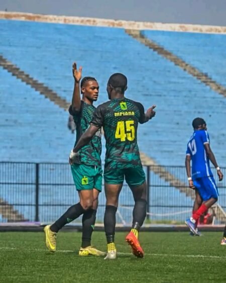 Linafoot Ligue 1 : grâce à un doublé de Platini Mpiana, Vita Club assomme Céleste FC