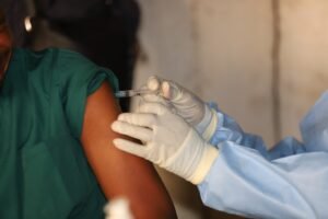 Le gouvernement renforce la prise en charge des enfants touchés par l’épidémie d’Ebola en Ituri