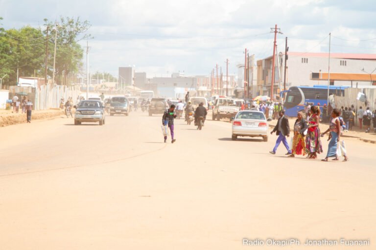 Des affrontements entre gangs de « shegués » provoquent des paniques et des déplacements de population à Kolwezi