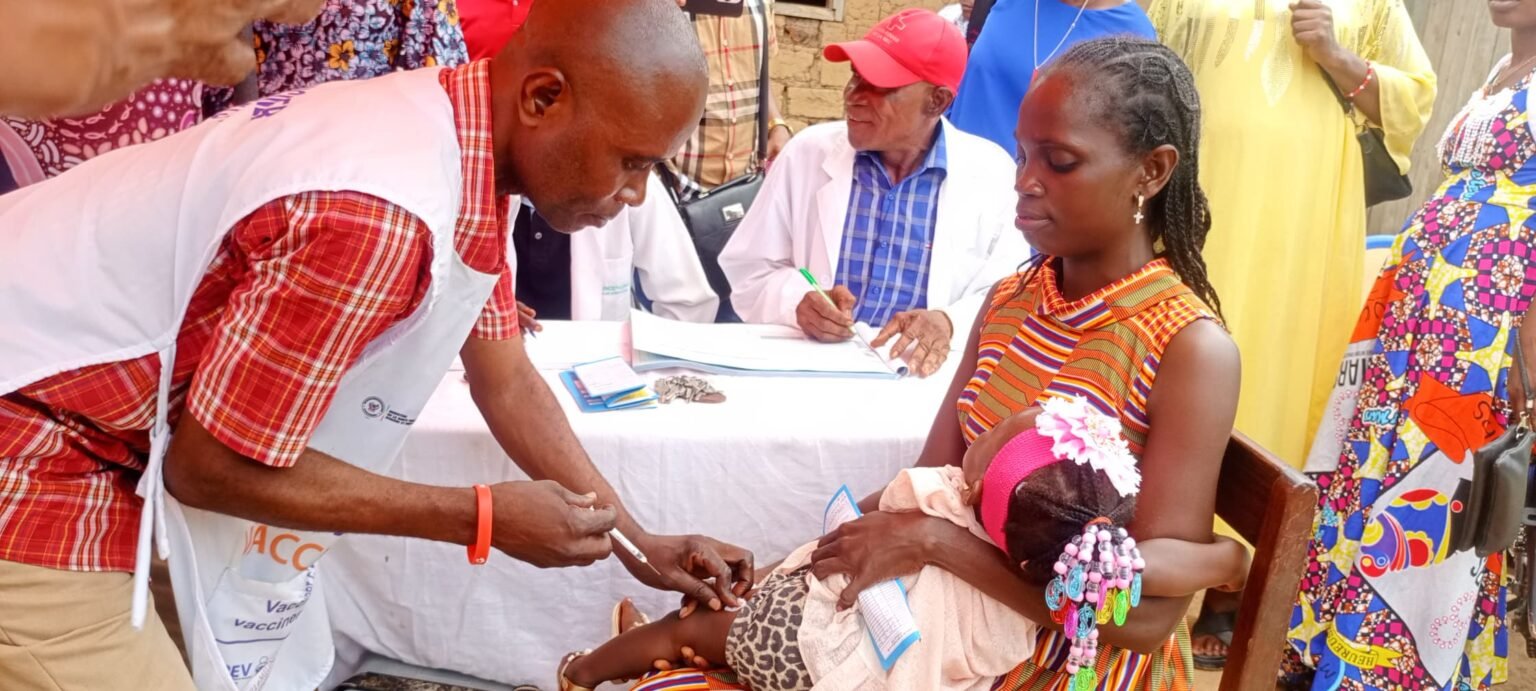 Kwilu : succès de la campagne de vaccination contre la rougeole, la rubéole et la poliomyélite avec un taux de couverture de 102 %