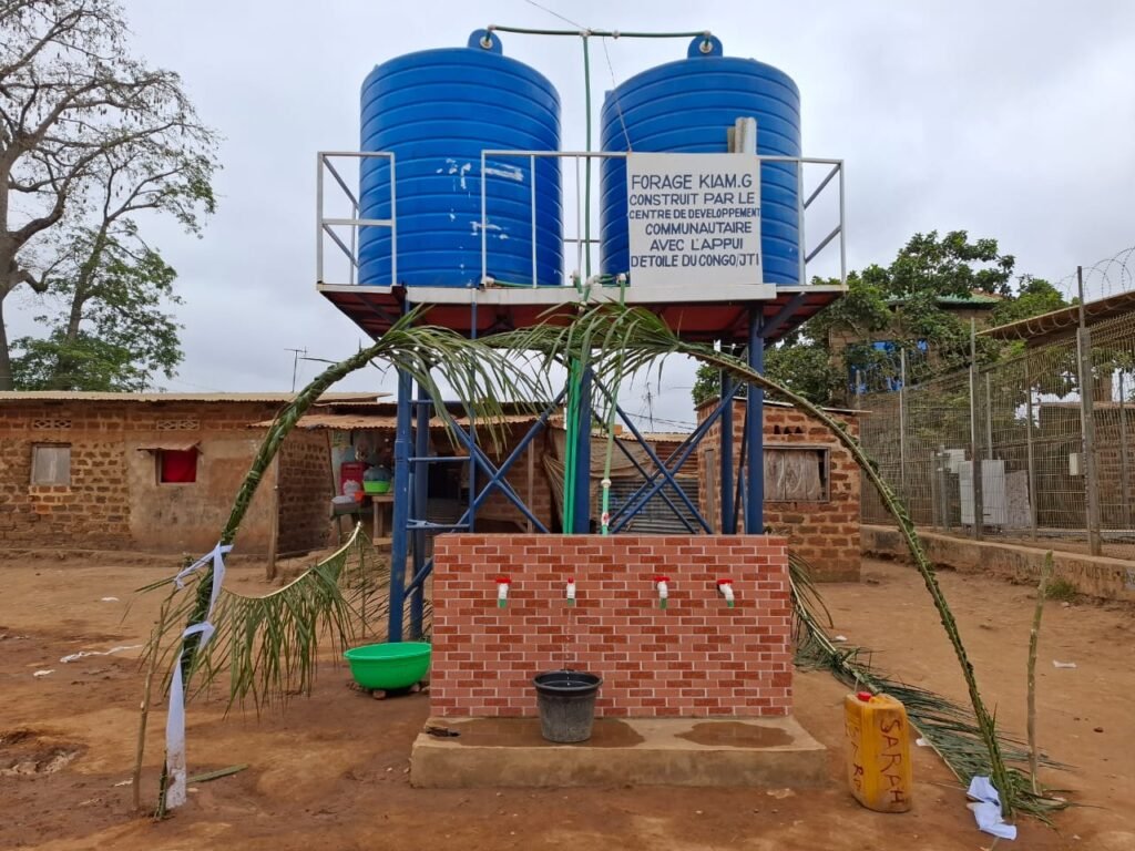 Après 2 ans de pénurie, l’eau potable coule à Kinzau grâce au fourrage du CDC au Kongo Central