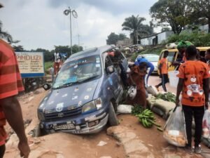 Kinshasa : quatre morts et six blessés graves dans un accident sur la route Matadi