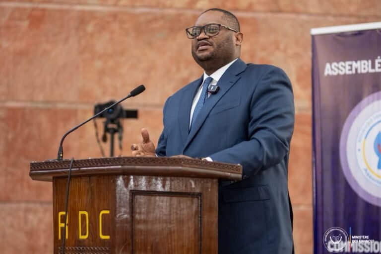 Doudou Fwamba : le gouvernement intensifie les investissements publics et provinciaux pour transformer l’économie