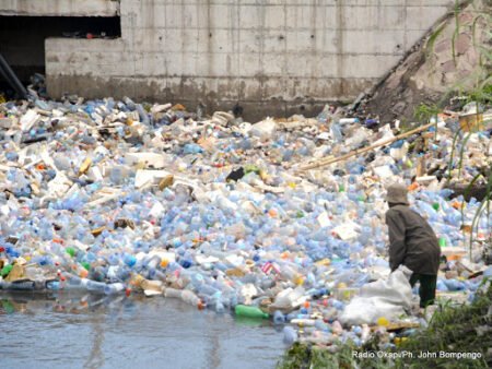 L’ONG AIced appelle à l’adoption d’un traité mondial contre la pollution plastique