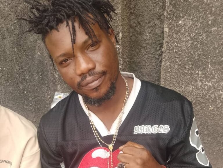Garde du corps de Ferré Gola, Me Jeep Bilanga ya Makofi reçois une Toyota Prado à Kolwezi