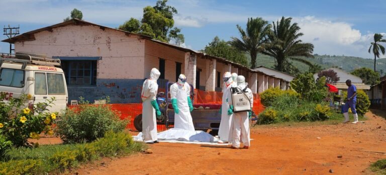 Ebola : le personnel soignant en grève dans les centres de Nizi et Kasenyi faute de paiement