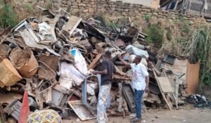 Matadi : le commerce de la ferraille, une bouée de sauvetage pour de nombreux jeunes
