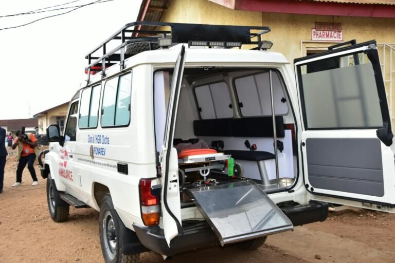 L’Hôpital général de référence de Oïcha reçoit une nouvelle ambulance après près de 10 ans