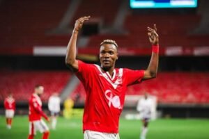 Mercato : Glody Lilepo quitte Kaizer Chiefs et s’engage avec Al Ahly Benghazi